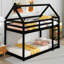 Lit superposé simple au-dessus d'un lit simple en forme de maison, avec échelle, garde-corps-1085308527