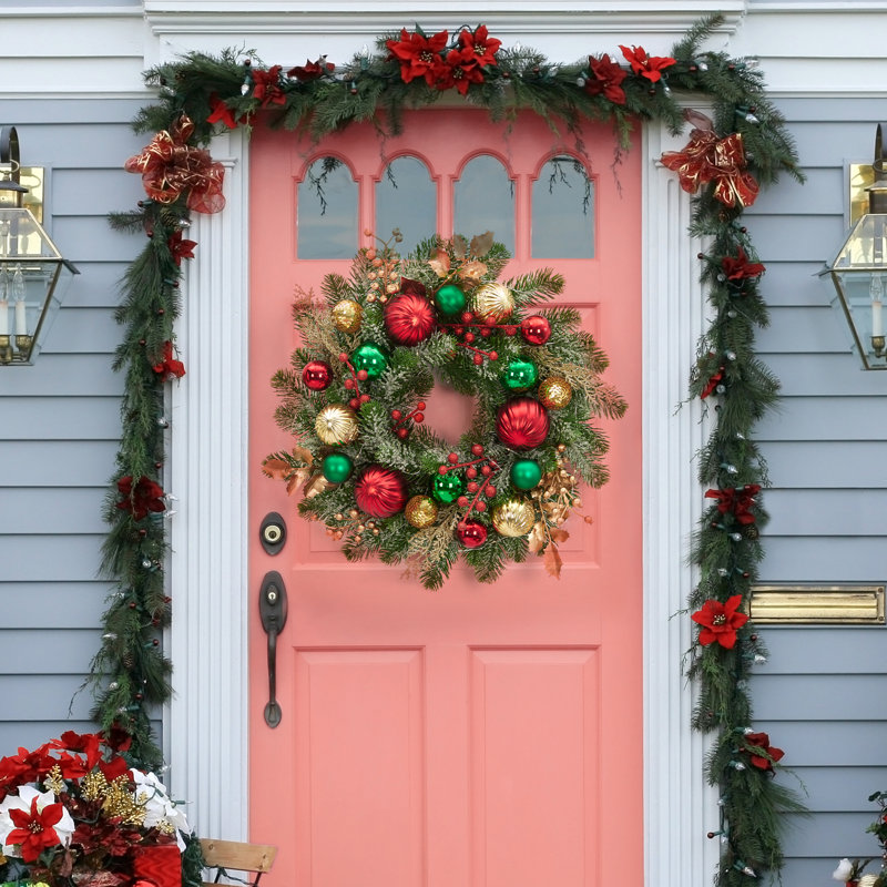 Couronne de Noël élégante de 16 pouces avec ornements rouges, verts et dorés, décoration de vacances d'hiver pré-éclairée, intérieur / extérieur