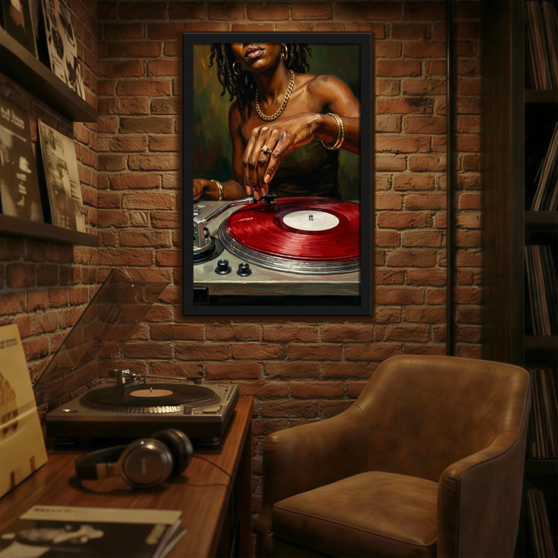 Femme abstraite avec disque vinyle rouge sur platine, H 30 po x l 20 po
