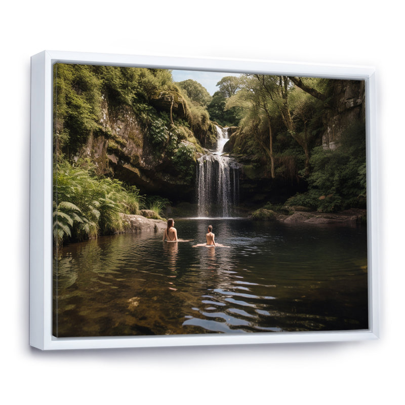 «Idyllic Bathing In Paradise Lake With Waterfall», reproduction d'art sur toile, H 24 po x l 32 po, Cadre flottant blanc