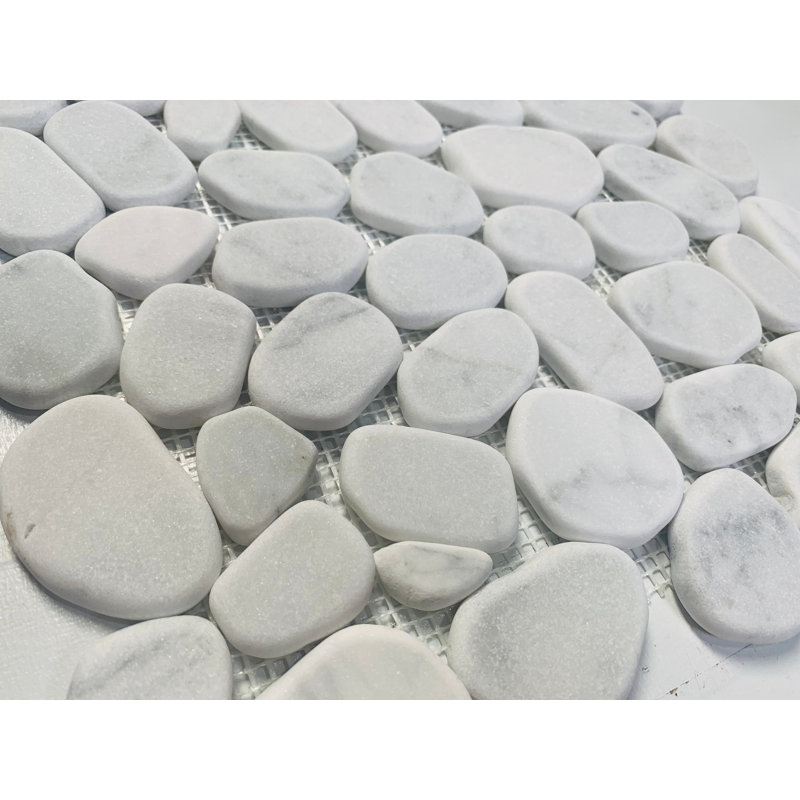 Mosaïque de galets en jade Carrara blanc 12 po x 12 po