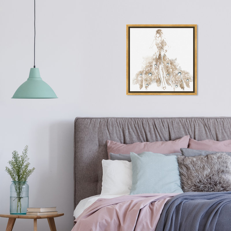 «Shiny Runway, Elegant Runway Gown», impression sur toile, H 16 po x l 16 po, Cadre flottant doré