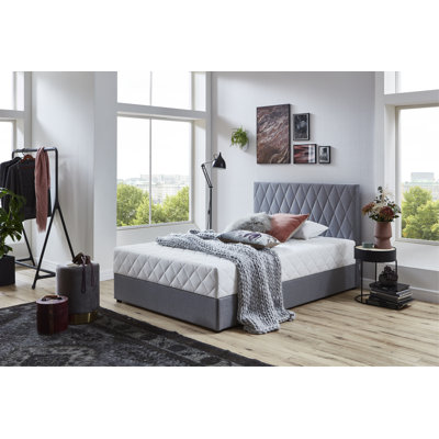 Polsterbett Csilla mit Stauraum und Matratze