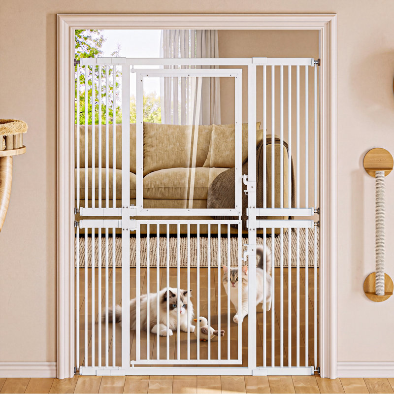 Barrière pour animaux de compagnie extra haute de 187 cm (73,6 po), largeur réglable de 75 à 131 cm (29,5 à 51,6 po), panneau supérieur transparent et barrière inférieure en métal, espacement étroit de 3,5 cm (1,37 po), montage par pression sans perçage, fermeture automatique