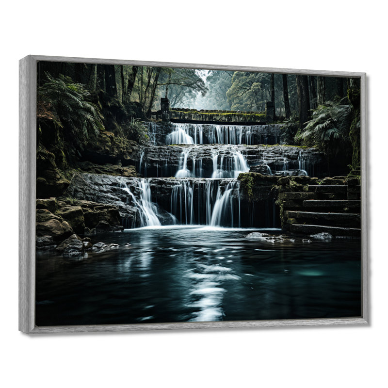 Cascade éternelle I - impression sur toile, H 16 po x l 32 po x P 1 po, Silver Floater Framed