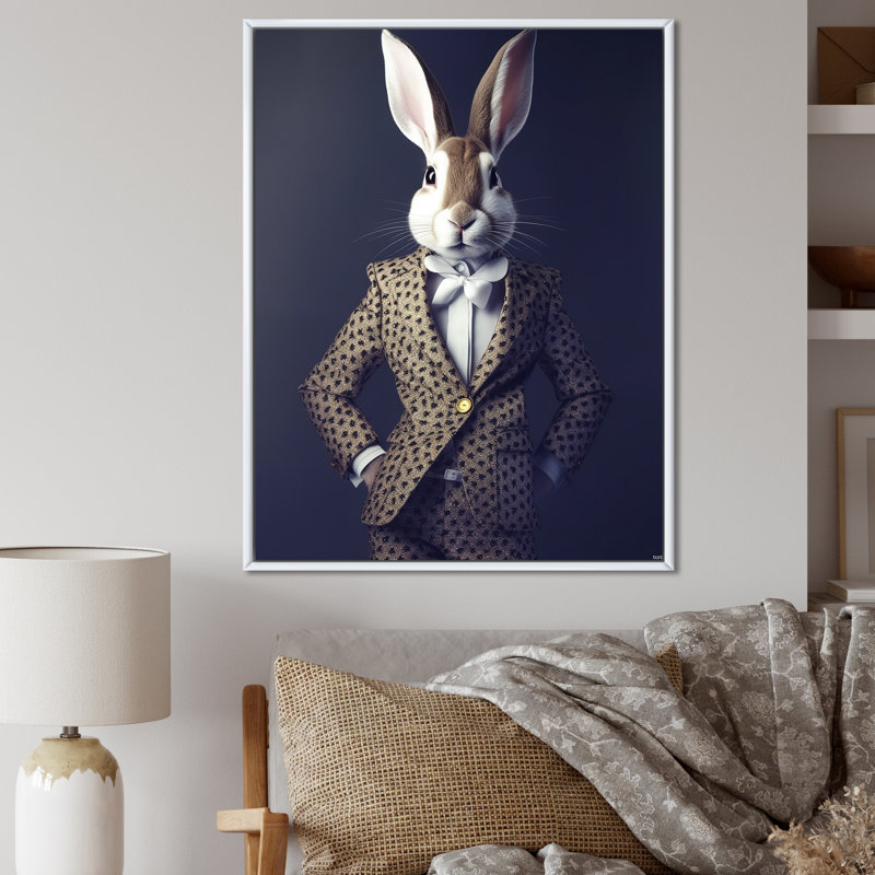 Impression sur toile de lapin blanc en costume de fantaisie, Cadre flottant blanc, H 32 po x l 16 po x P 1 po