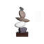 Sculpture Stacked Rocks, pierres empilables colorées de 10,4 pouces avec finition en résine mouchetée et base de couleur bois