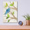 «Birds in Spring I» par Courtney Prahl, art mural en verre acrylique
