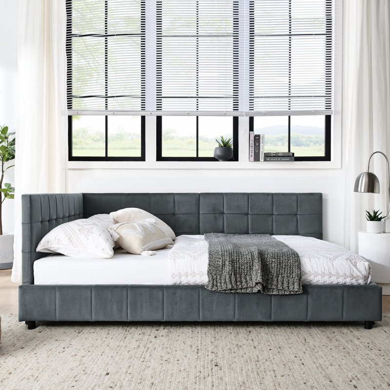 Structure de lit double en velours rembourré avec accoudoirs décontractés et espace de vie dans la chambre à coucher