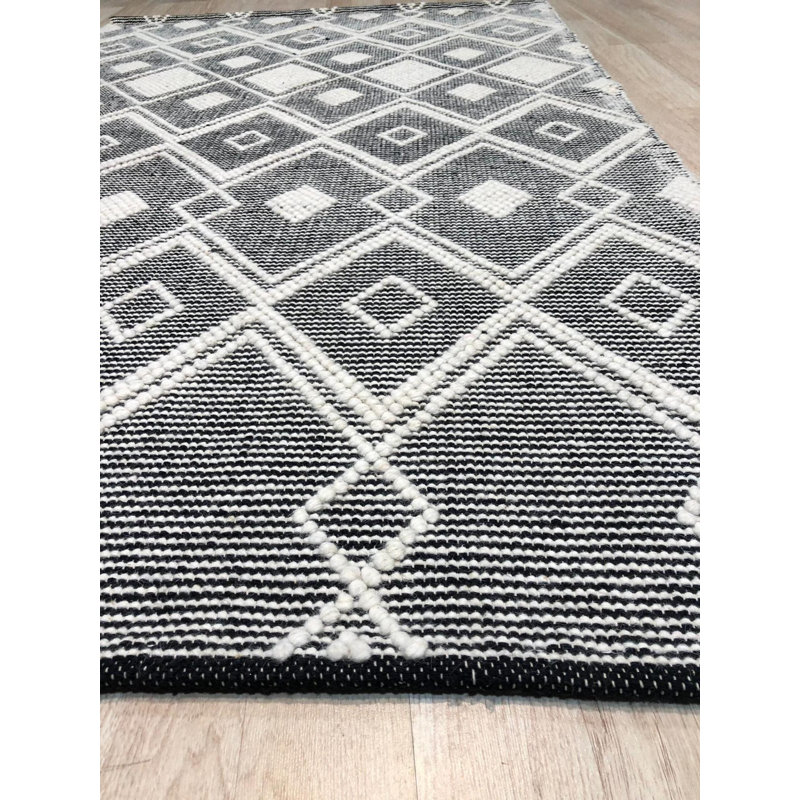 Black Handwoven Wool Striated Diamond Geometric Modern Contemporary Carpet Rug, 5' x 8'