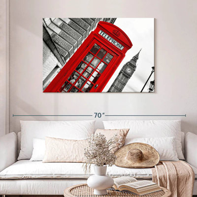 Lilie Red Phone Booth In London With Big Ben