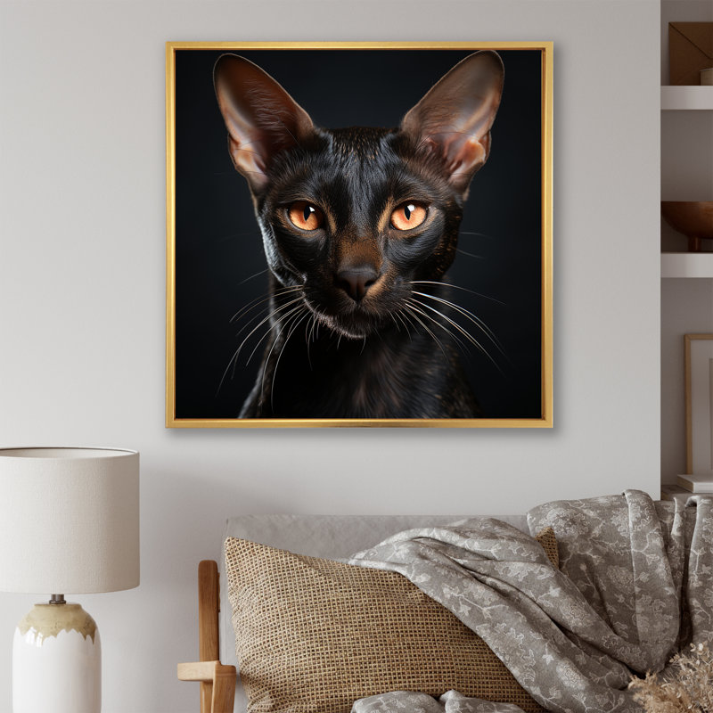«Oriental Elegance Black Cat Portrait I», art mural sur toile, H 16 po x l 16 po x P 1 po, Cadre flottant doré