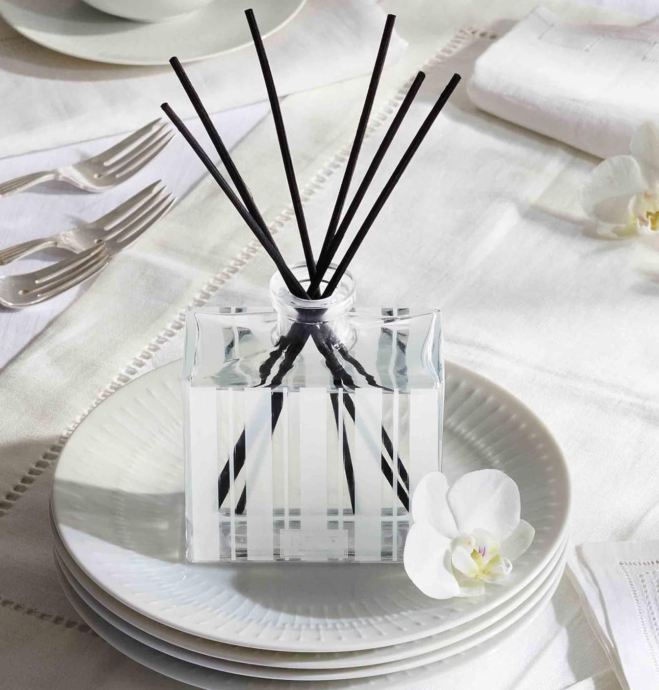 Symple Stuff Alexuis 5.9 fl oz Linen Scented Reed Diffuser for Home ...