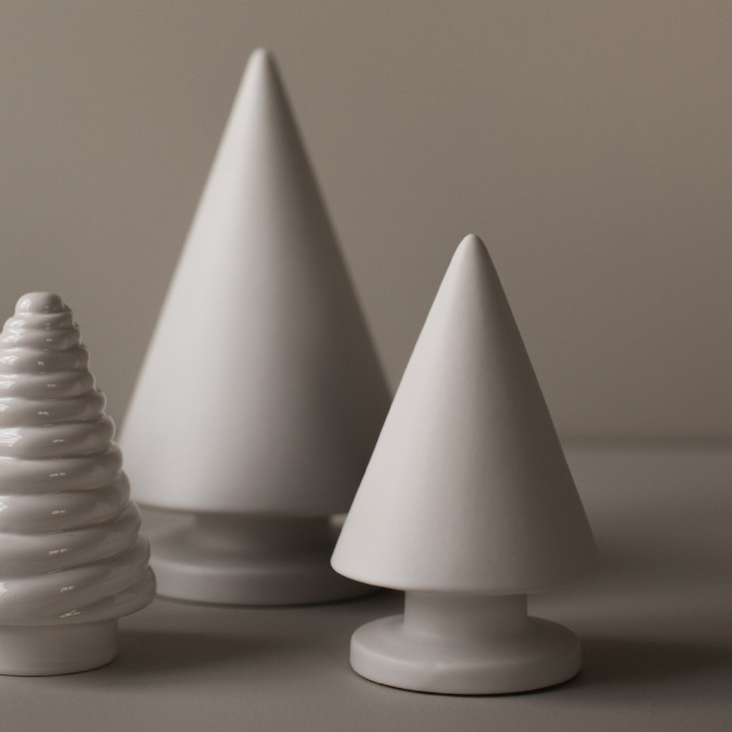 Ceramic Tabletop Tree, White, 6.3'' H x 3.94'' W x 3.94'' D