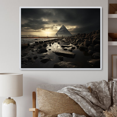 Pyramide monochrome rêverie sur toile
