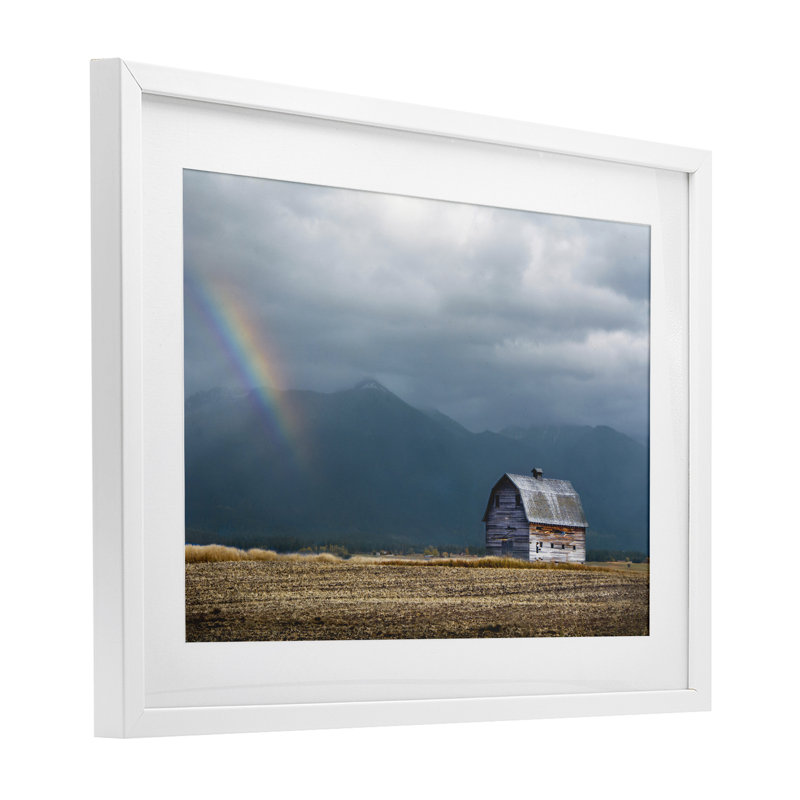 Mission Mission Barn, impression arc-en-ciel encadrée sous verre, H 14 po x l 20 po, Cadre blanc côtier