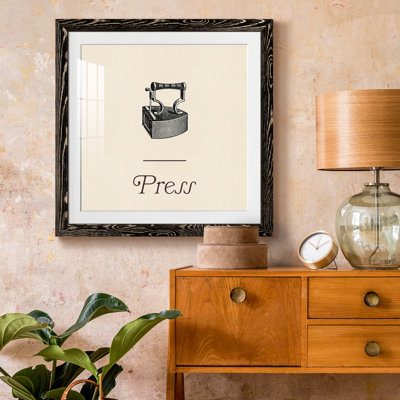 «Laundry Sign III», reproduction encadrée de qualité supérieure - prête à être suspendue