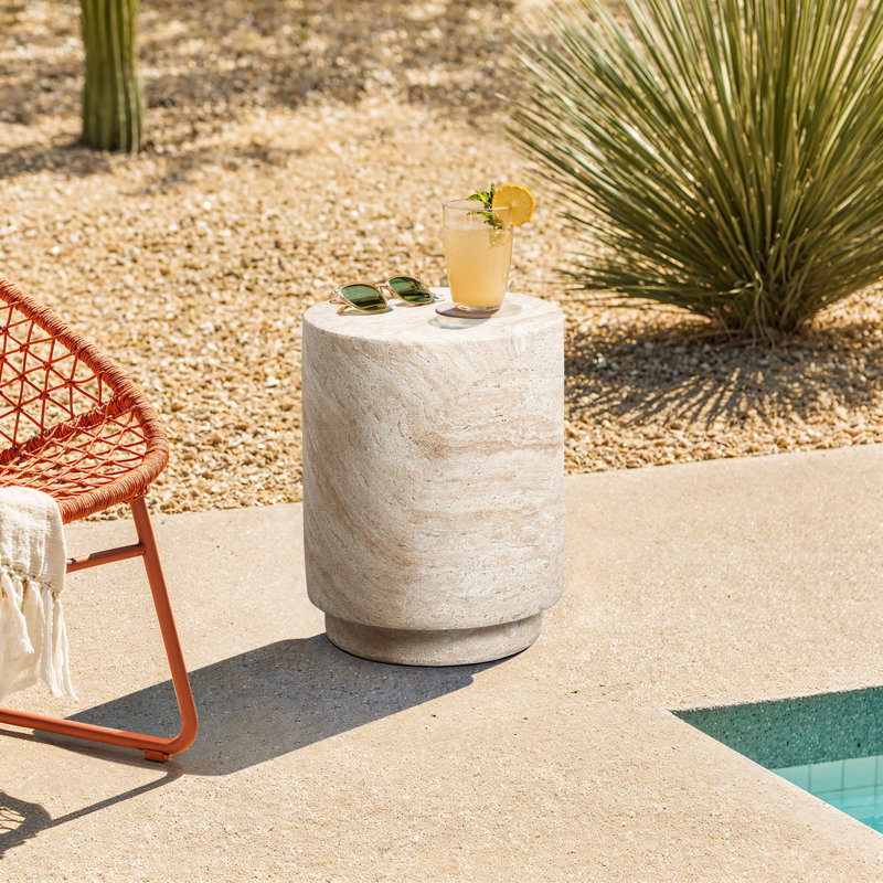 Table d'appoint Faux Travertine MgO, H 18,7 po x l 13,39 po x P 13,39 po,  Rond à nervures