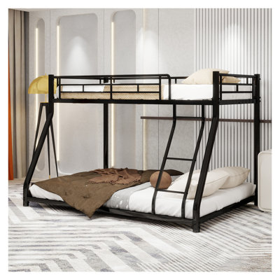Structure de lit superposé simple au dessus d'un lit double en métal robuste avec barrières de sécurité et échelle, conception noire robuste et silencieuse pour les enfants, les adolescents et les adultes