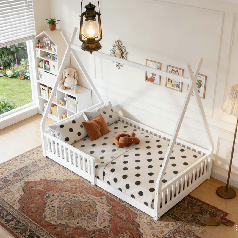Lit simple en bois, Blanc