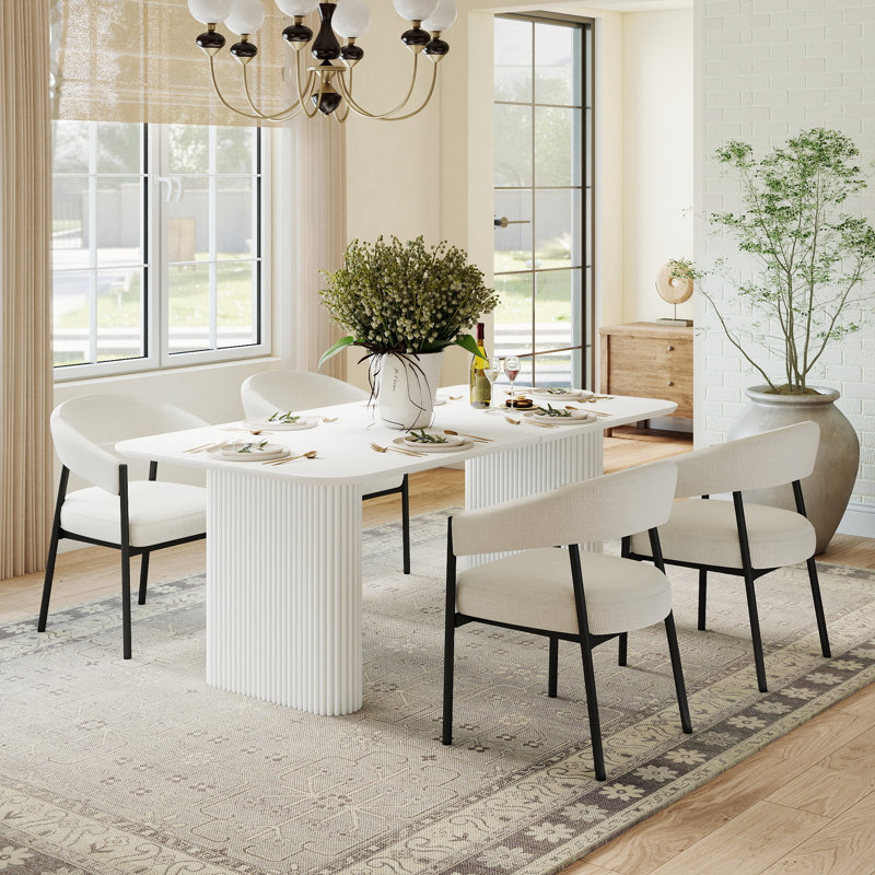 Ensemble de table de salle à manger 70 po avec fauteuil, 70 po, 5 pièces: table, 4 chaises, Blanc