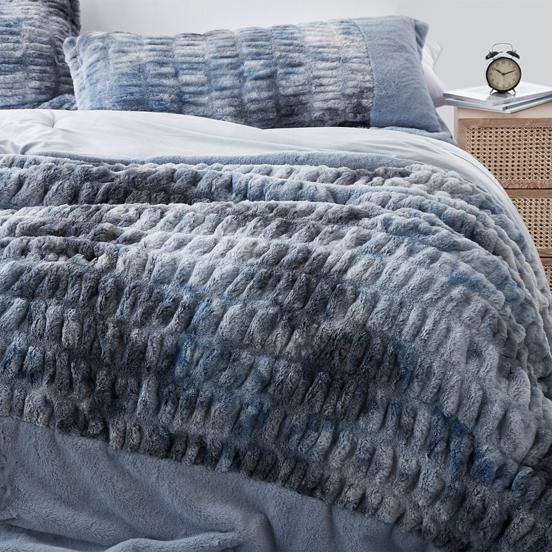 Coma Inducer Badland Wolf Faux Fur Oversized Comforter Set, Queen Comforter + 2 Standard Shams