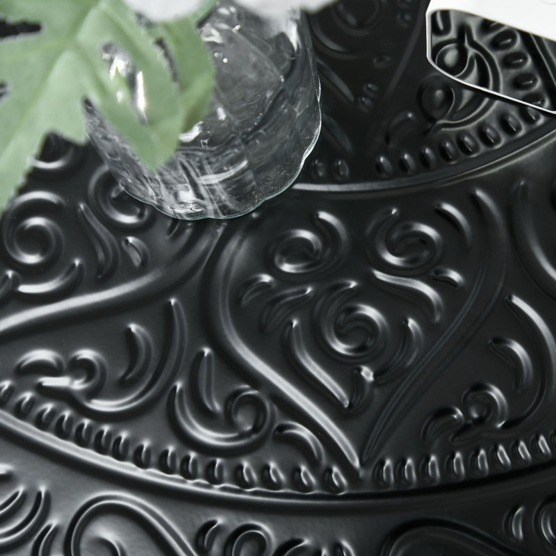 Table basse florale martelée à la main - table d'appoint à finition brossée pour espaces modernes et rustiques