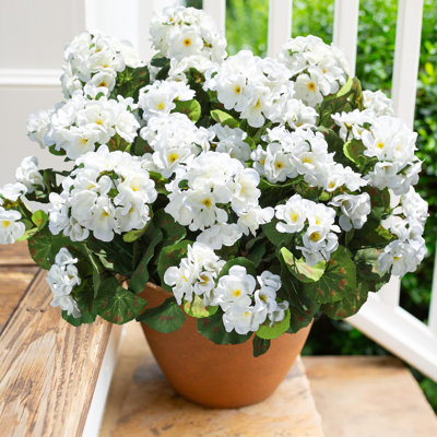 Artificial Geranium Fake Flowers For Outdoors Decoration, 6 Bundles Silk Geraniums White Flower UV Resistant Look Real Faux Plants For Front Door Garden Porch Planter Patio Balcony Yard Indoor Home