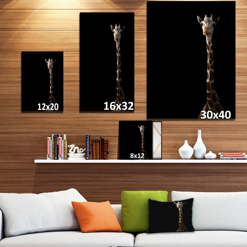 «Giraffe Hiding in the Dark», impression sur toile tendue, H 32 po x l 16 po x P 1 po