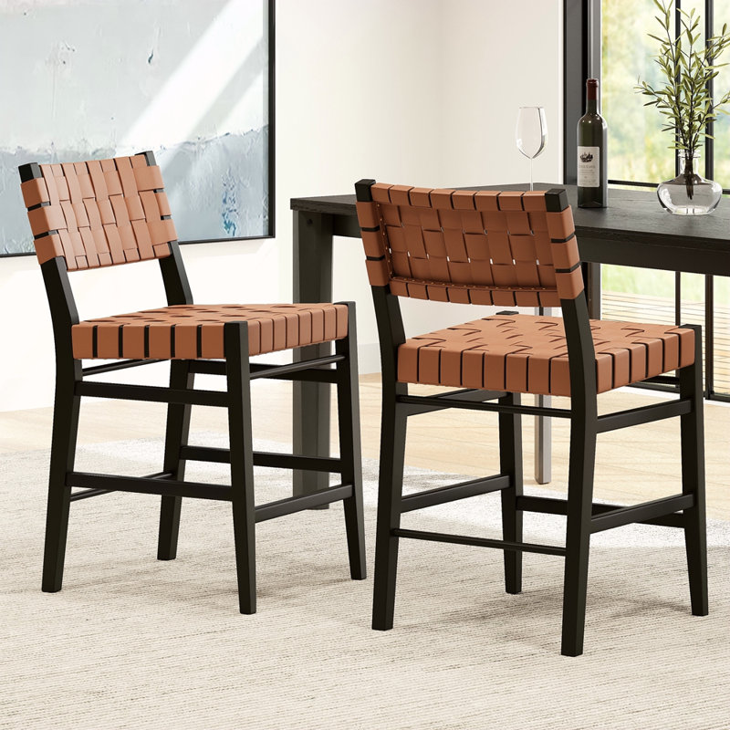 Ensemble de 2 tabourets de comptoir 24,25 po Classic, ensemble de 2 tabourets de comptoir en polyuréthane brun avec structure en bois d'hévéa, dossier et siège en cuir tissé croisé, convient à la cuisine / chambre à coucher / salle à manger