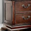 Table de chevet contemporaine avec dessus caché et 2 tiroirs en bois massif de couleur cerisier traditionnel