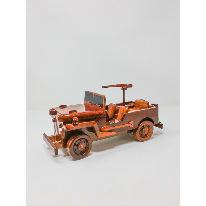 Modèle de Jeep Tempo en bois de la Seconde Guerre mondiale