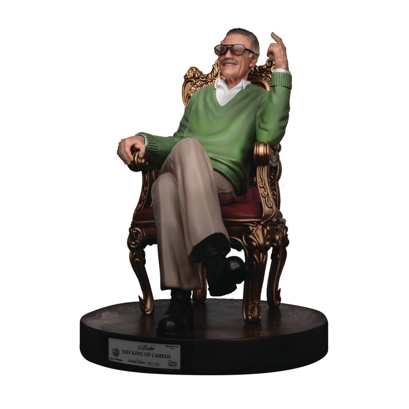Stan Lee: Le roi des camées, statue de maître