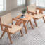 Table d'appoint en bois avec pieds en bois pour une étable moderne avec une forme rectangulaire
