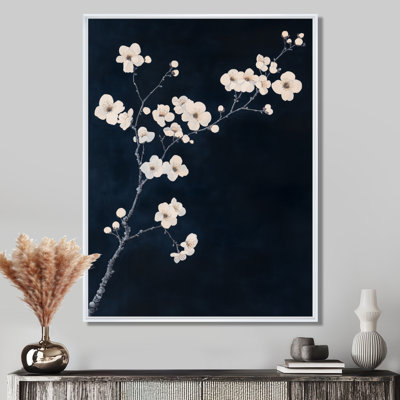 Indigo Night Bloom II - Tableau encadré sur toile « Fleurs du printemps »