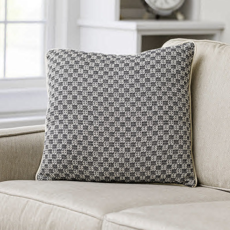 Coussin tissé, Noir à carreaux 1