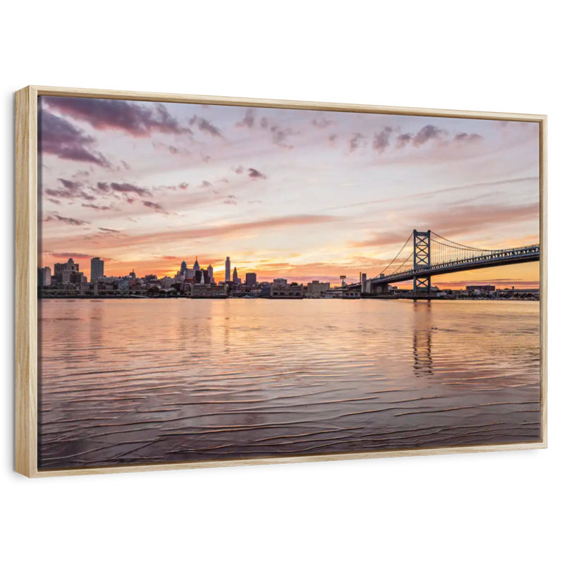 Pont Ben Franklin à couper le souffle, 46 po x 31 po, Cadre flottant en bois naturel