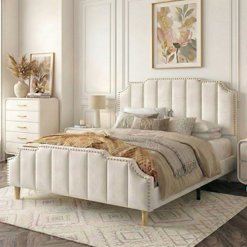 Lit plateforme luxueux en velours capitonné