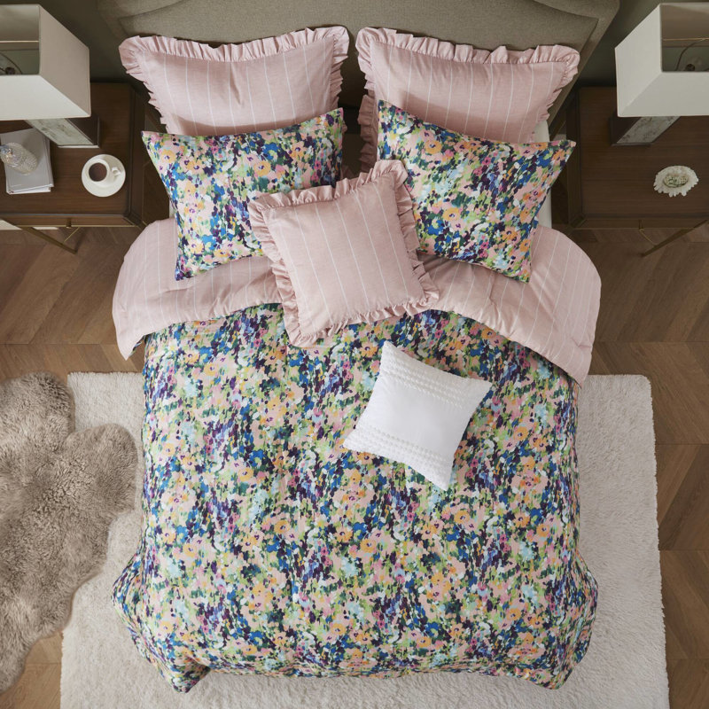 Grand édredon de 8 pièces, imprimé floral avec détails complexes, coton léger et jupe de lit sur mesure