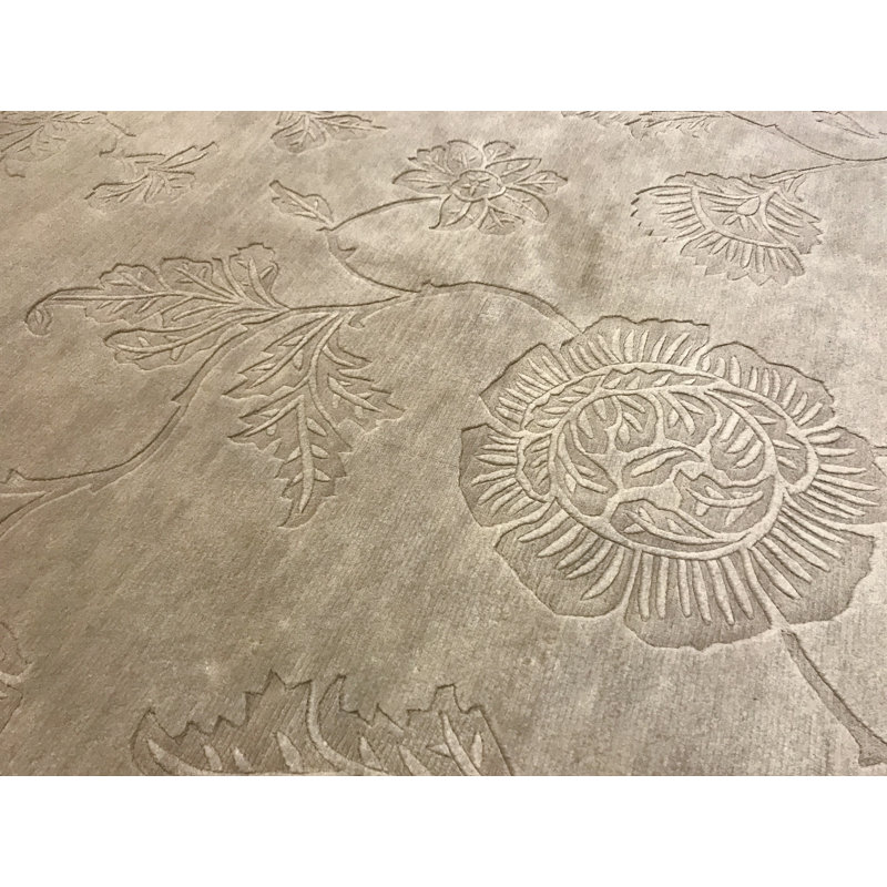 Hand-Knotted High-Quality Beige Area Rug