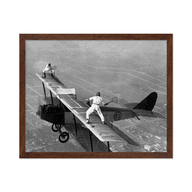 Tennis sur avion, Affiche, Encadrement brun, H 11 po x l 14 po