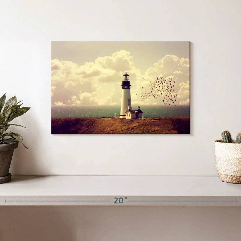 Old white lighthouse Aletra, H 8 po x l 12 po