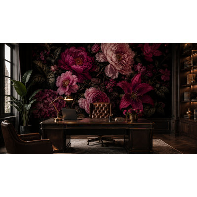 Papier peint floral foncé Moody foncé avec pivoines et lys roses surdimensionnés
