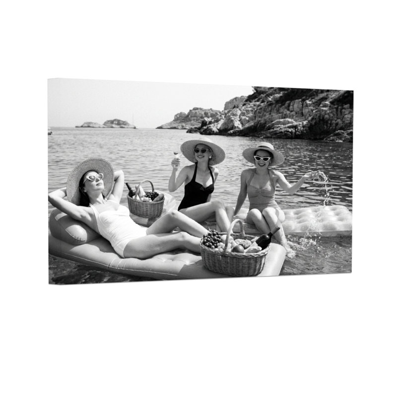 Scène de détente à la mode en noir et blanc, H 12 po x l 18 po