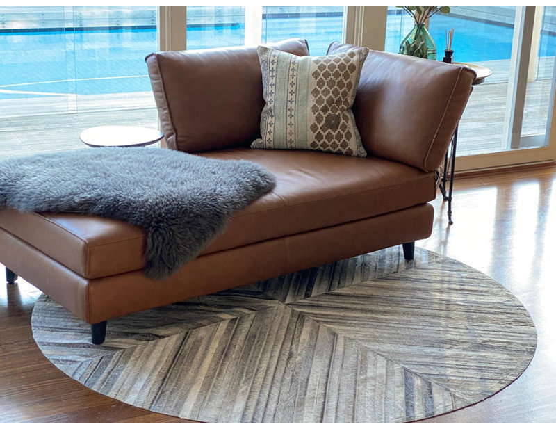 Art Hide Cowhide Area Rug in Gray, Round 4'