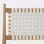Grand lit avec dossier en cuir blanc tissé, structure en bois naturel