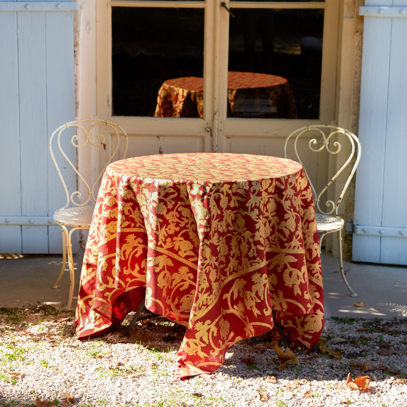 Saint-Rémy DOr Handmade Floral Tablecloth, Rouge