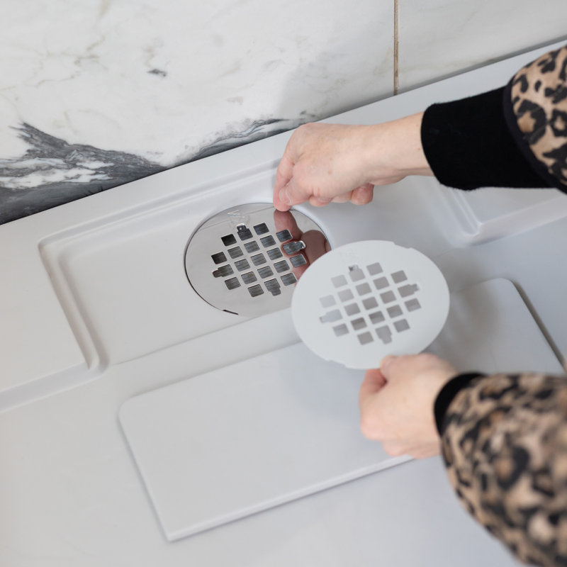 Base de douche texturée de 32 po x 60 po Aurelia en gris mat pour installation en alcôve ou en coin