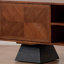 Meuble télé en bois massif au design simple-106905312