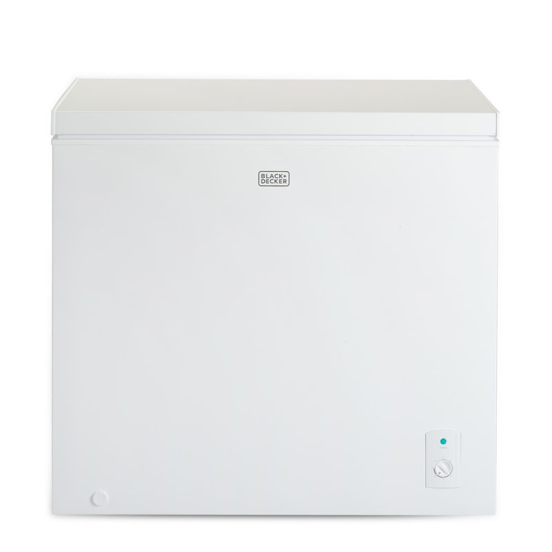 BCFK Series BLACK+DECKER 7.0 Cu. Ft. Chest Freezer, Holds up to 245 Lbs. of Frozen Food with Organizer Basket